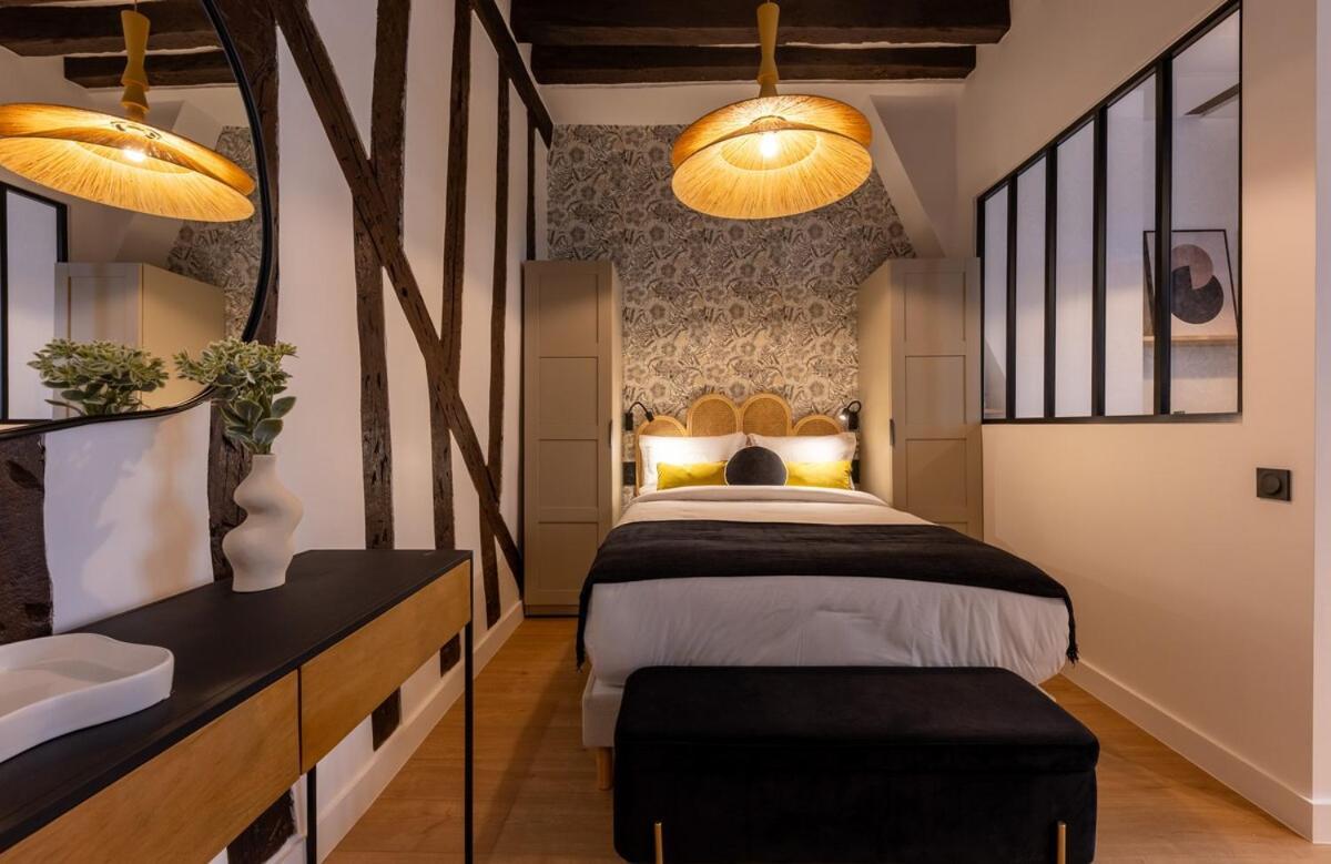 Apartment Parisian Luxury Living Rue Dauphine Saint-germain-des-pres Paris